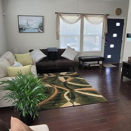 Spacious Townhouse Minutes From Downtown Sa. San Antonio Exteriör bild